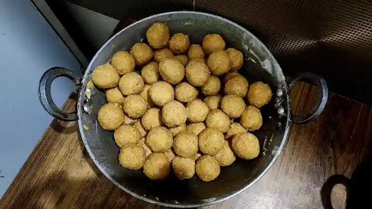 5 Types of Winter Laddu: सर्दियों में खाएँ पारंपरिक लड्डू। Laddu