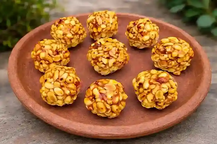 5 Types of Winter Laddu: सर्दियों में खाएँ पारंपरिक लड्डू। Moongfali G ud ke laddu